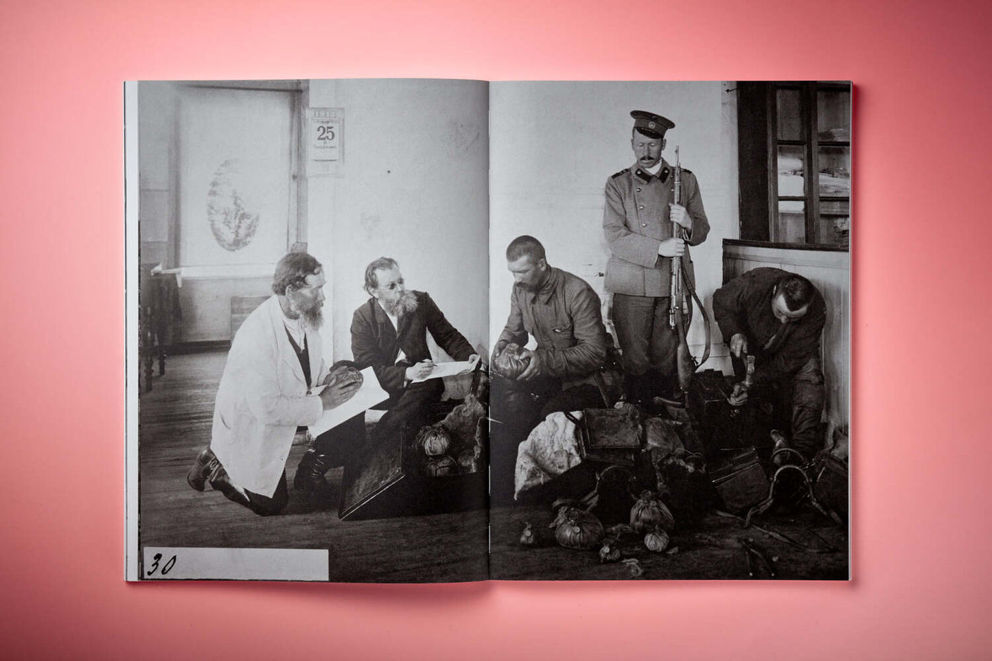 Silver Girls. Retouched history of Photography