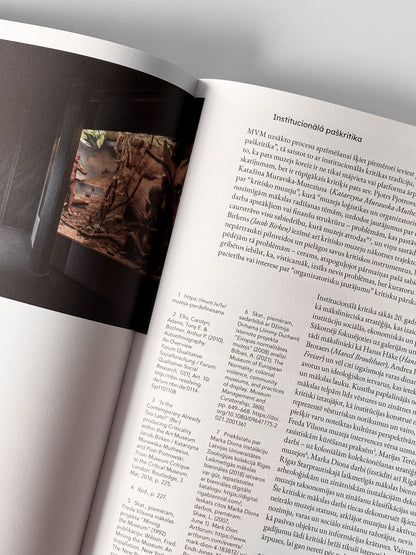 Izstādes dzimšana. Kuratoriālās prakses atmiņas institūcijās